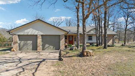 2495 E Meadowood Drive