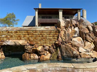 8795 Lake View