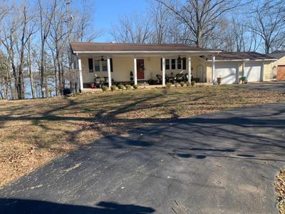 541 Holiday Acres Dr
