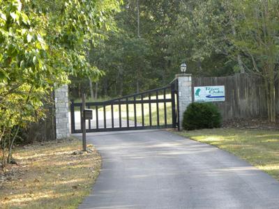 River Oaks Dr