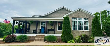 419 Swan Loop