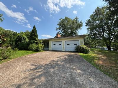 5591 E. Antioch Rd