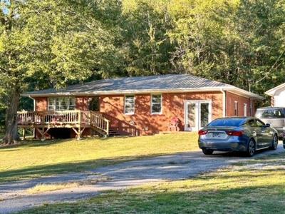5732 Eva Rd.