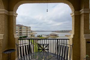 3351 Cascades Ct., Unit 318