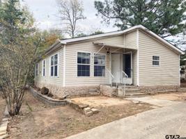 109 Private Rd 52042