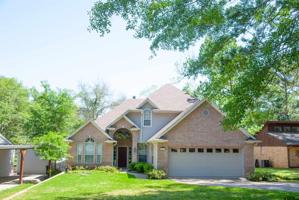 1557 E Tanglewood DR