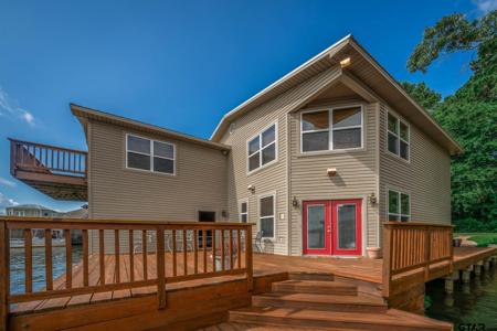 2636 Aqua Vista
