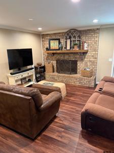 4054 Lakeshore Drive