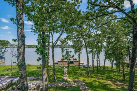 206 Dogwood Pt
