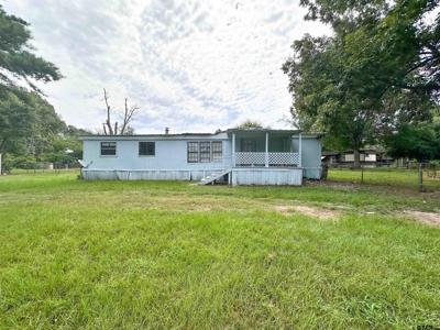 5211 Hillcrest Dr.