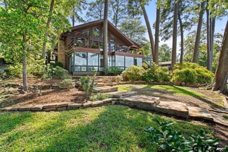 1639 Tanglewood Dr E.