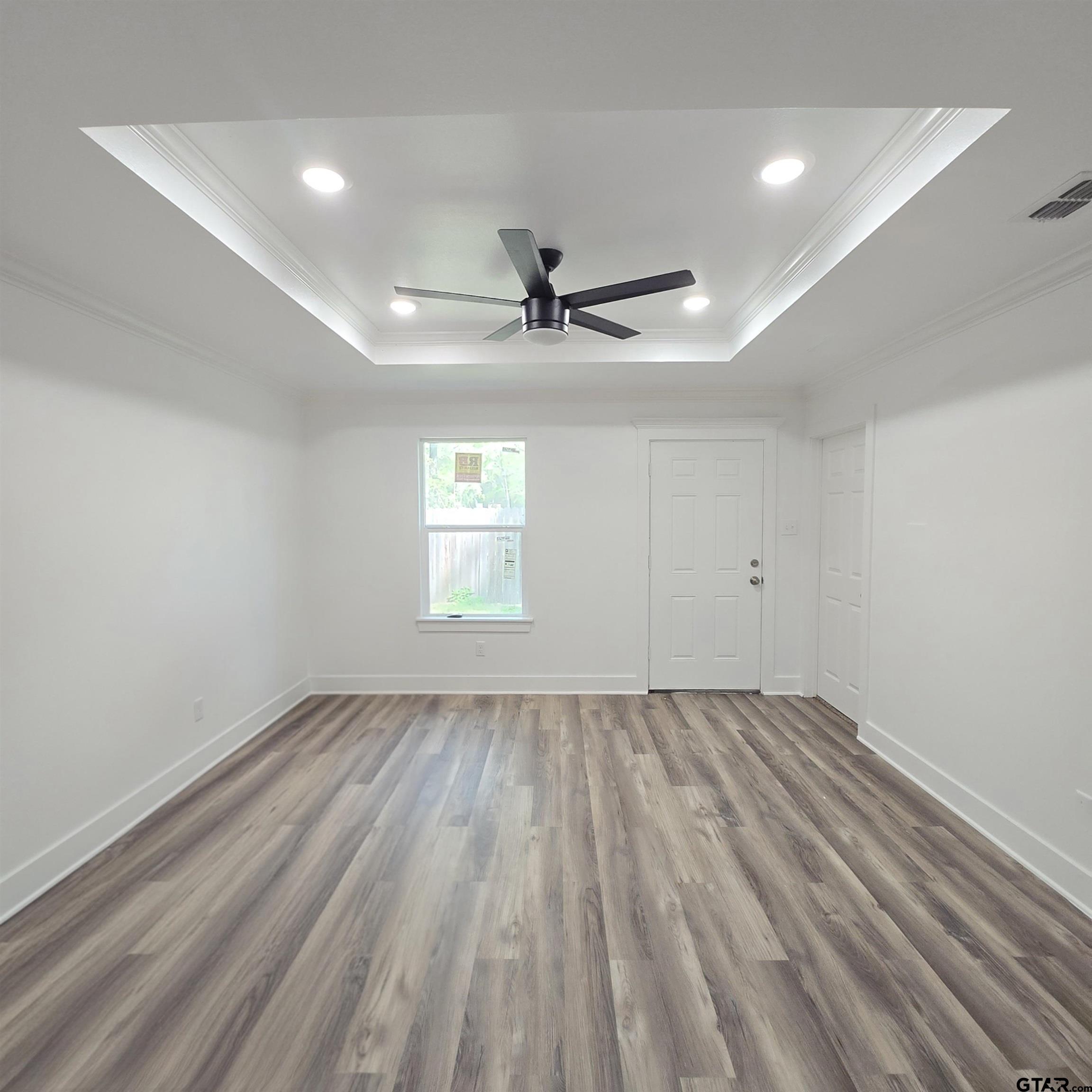 Image 2: Living Room