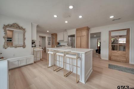 203 Texas Dr