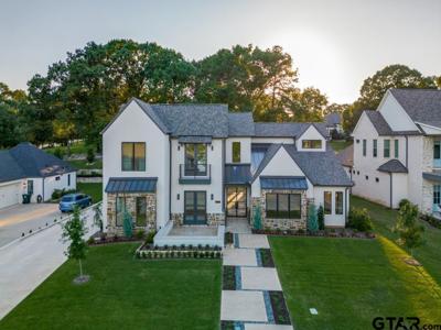 2424 Bellview