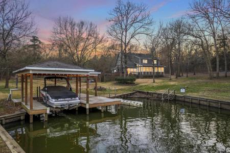 233 E El Dorado Drive