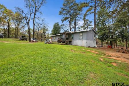 21133 Oak Drive