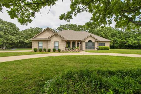 300 Private Road 5517