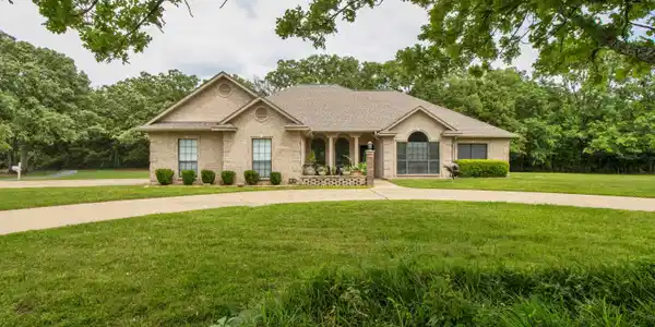 300 Private Road 5517