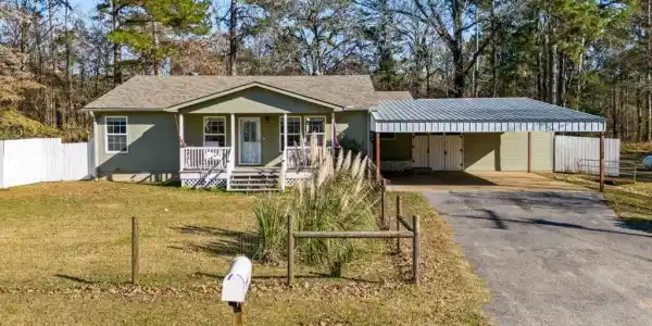661 Crestwood Drive