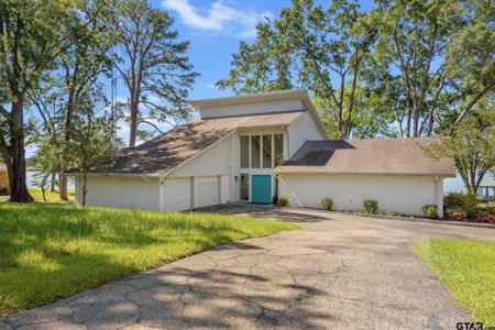 21214 Bay View Dr