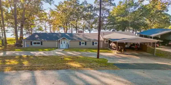 526 Shadywood Lane