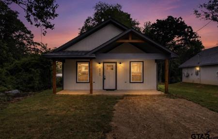 22789 Creekwood Dr