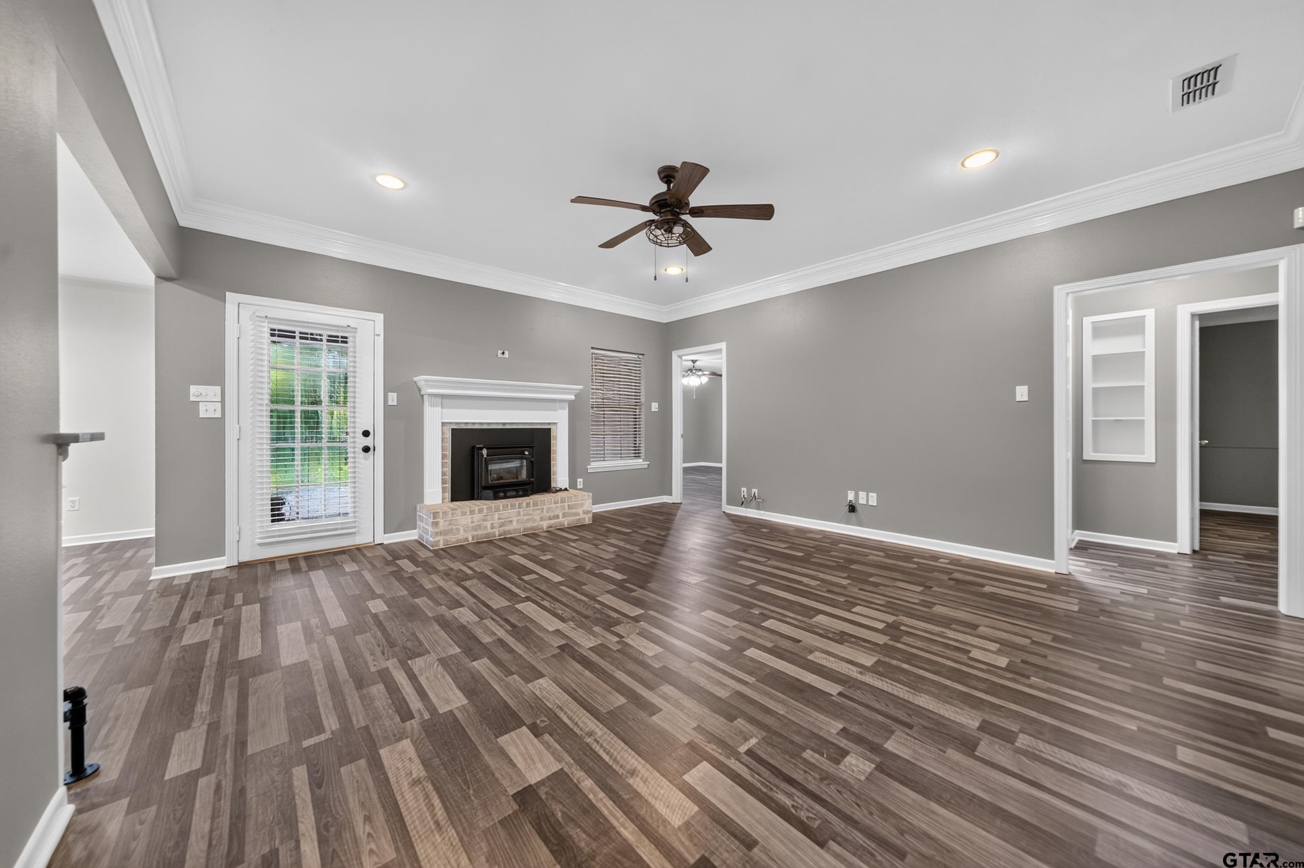Image 2: Living Room