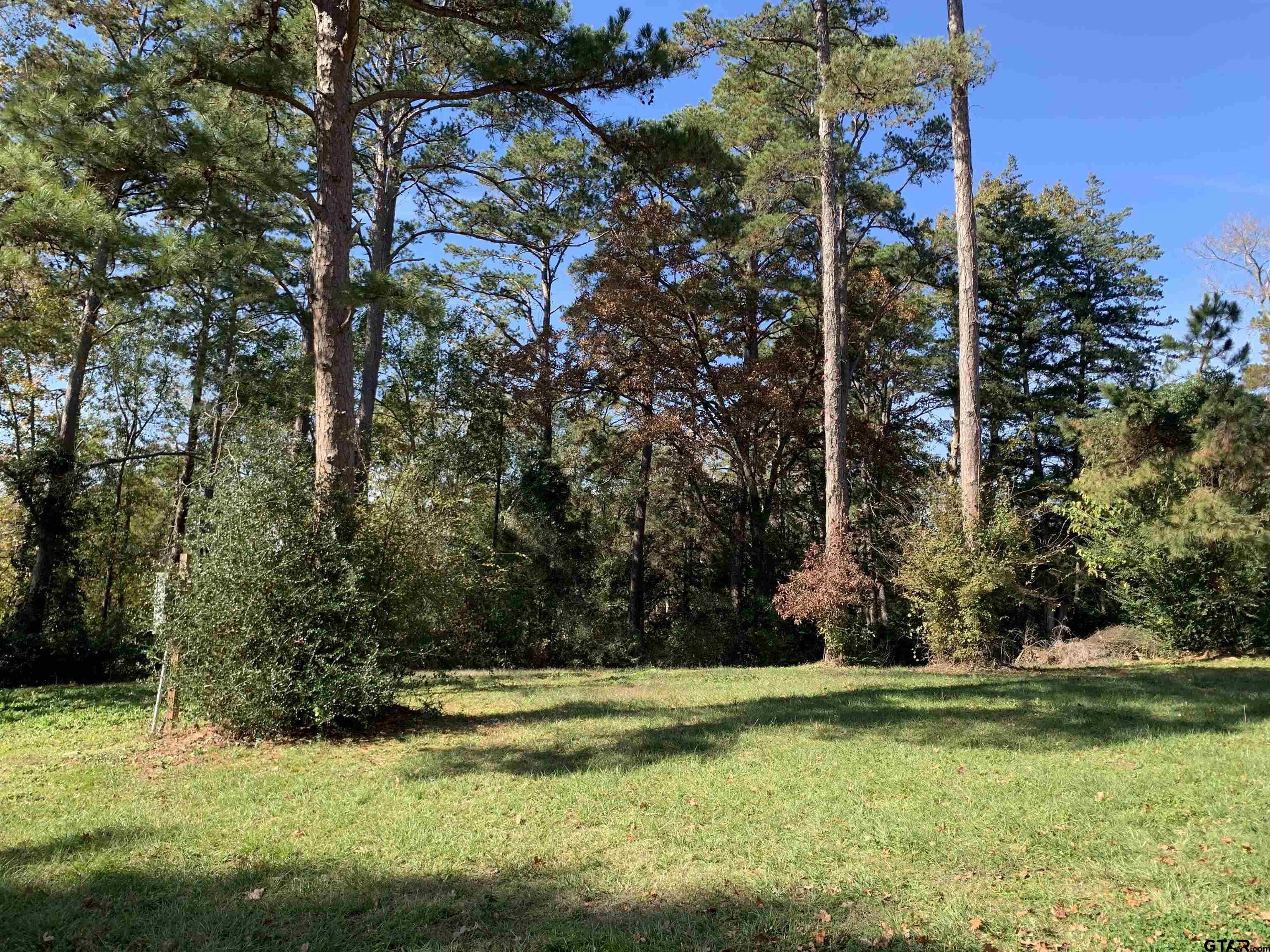 Image 3: 1.86 Acre Lot!!