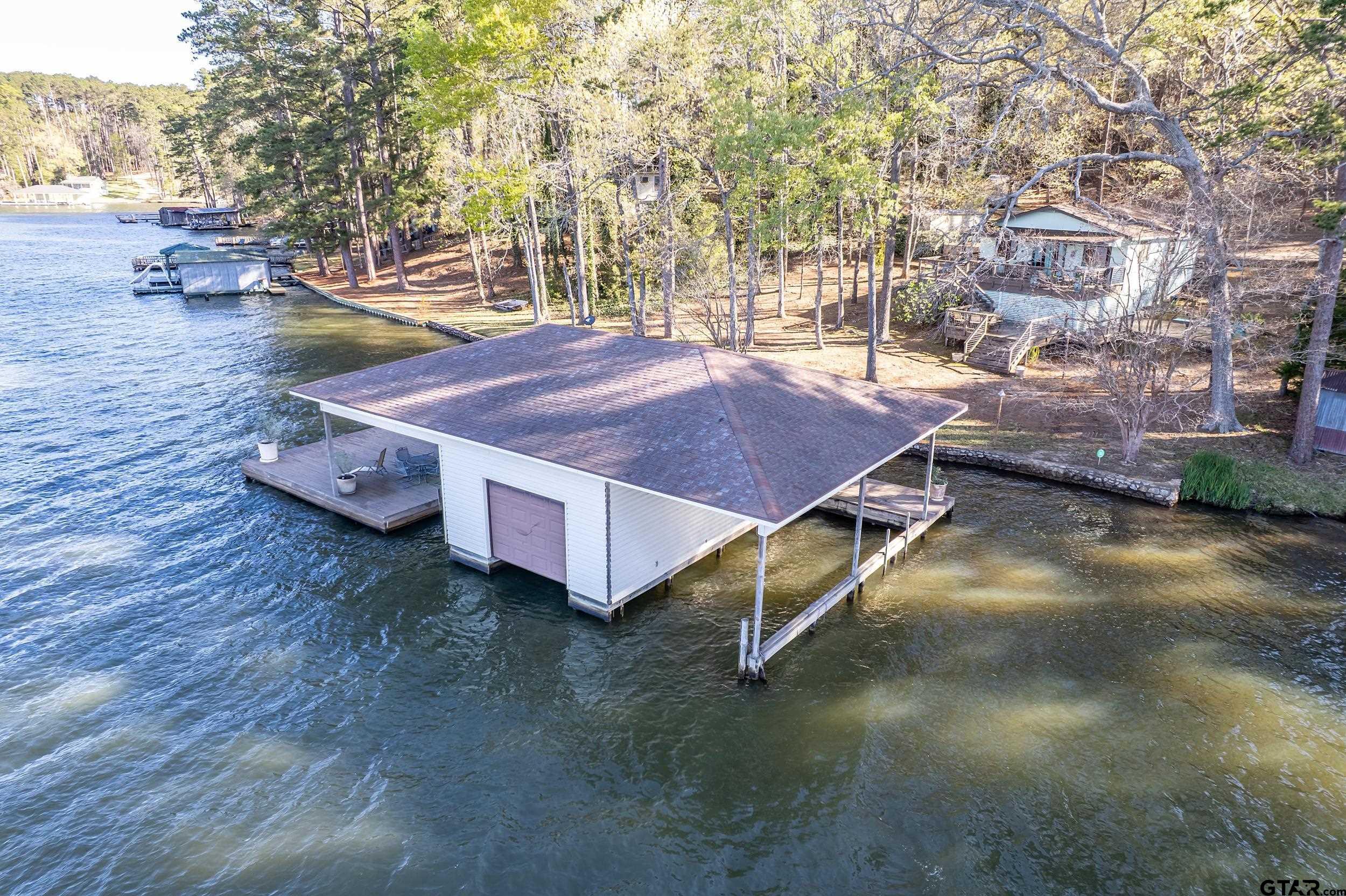 Image 3: 104' Waterfront