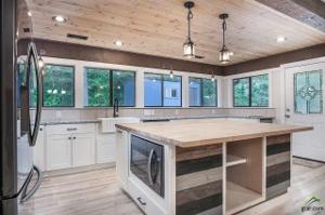 355 Holly Glen