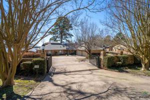 2004 W Lake Dr