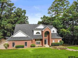 1621 E LAKE