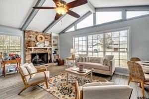 108 Lakeshore