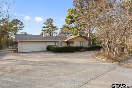 320 HIDEAWAY LN EAST