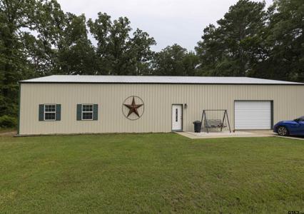 1813 Woodhue Dr