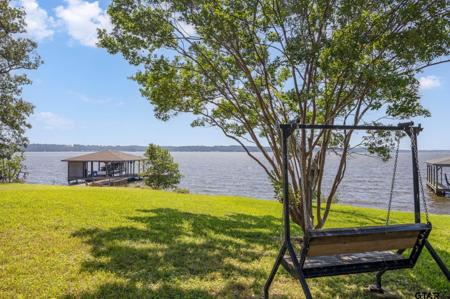 1386 Shoreline Cir