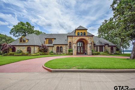 224 S Eagles Bluff