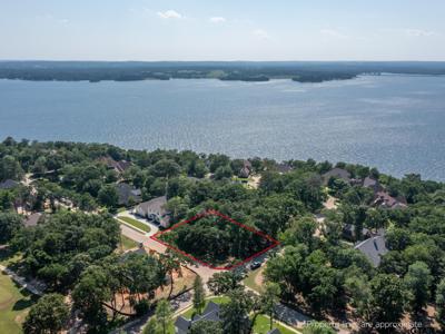 160 Eagles Bluff Blvd