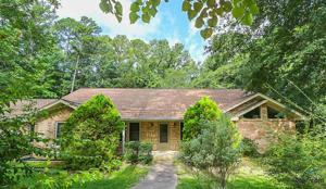 1610 Leisure Lane (Hideaway Lake)
