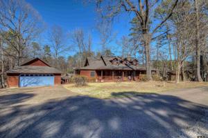 683 Windy Point Dr