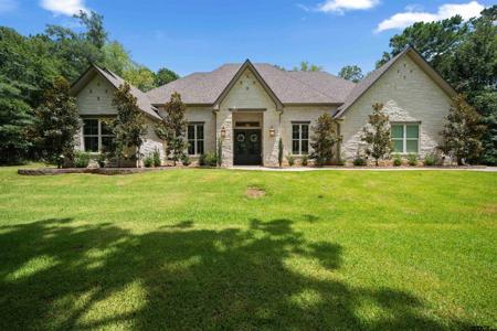 15373 Lakeside Dr