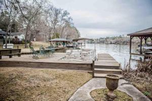 1559 Tanglewood East