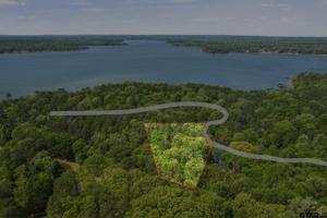 Lot  11 Lost Pines