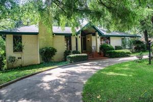 122 Hideaway Lane East