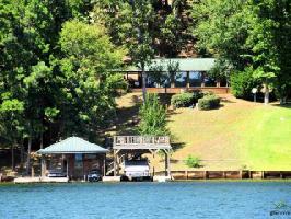 3122 Summit Dr.