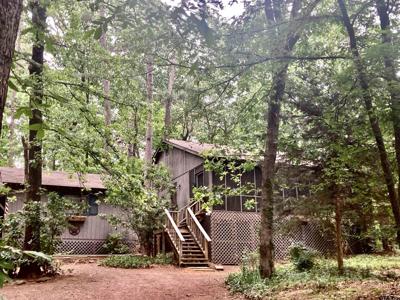 1042 Winding Trail