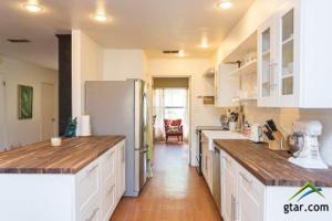 530 Woodside Dr.