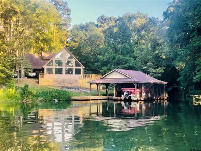 2137 Lakeshore Dr.