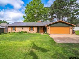 136 Golfing Green Cove