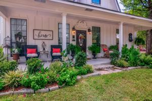 2304 Holly Trail East